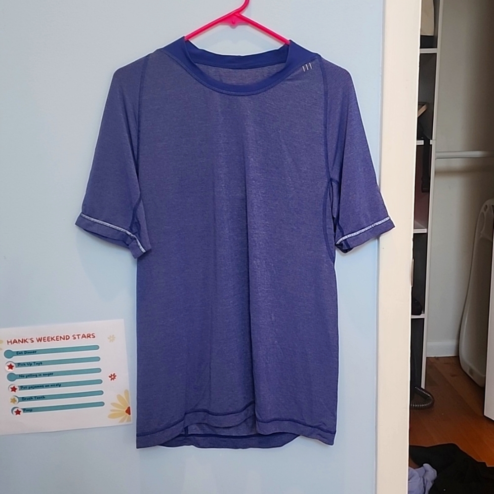Lululemon men's athletic leisure tshirt, blue medium